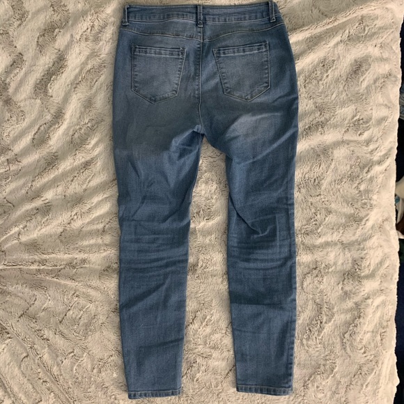 D. Jeans - Picture 3 of 4